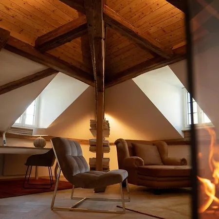 Apartment Moderne Altbauwohnung Mit Pool Und Sauna Zentral In *
