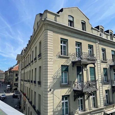 Moderne Altbauwohnung Mit Pool Und Sauna Zentral In