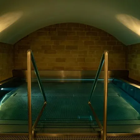 Moderne Altbauwohnung Mit Pool Und Sauna Zentral In Apartment *