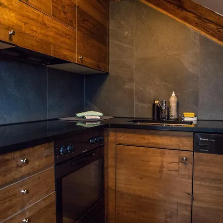Moderne Altbauwohnung Mit Pool Und Sauna Zentral In *