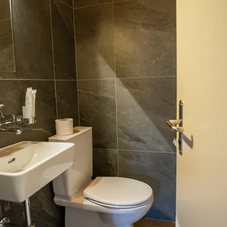 Lägenhet Moderne Altbauwohnung Im Zentrum Von Mit Wellness Bern
