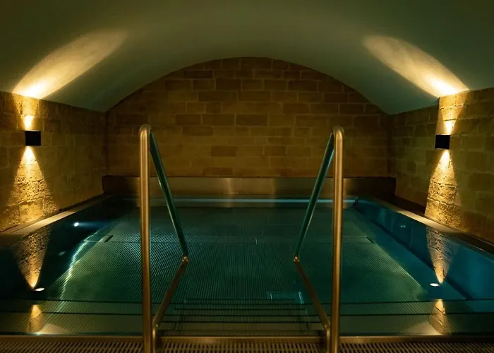 Moderne Altbauwohnung Im Zentrum Von Mit Wellness شقة *