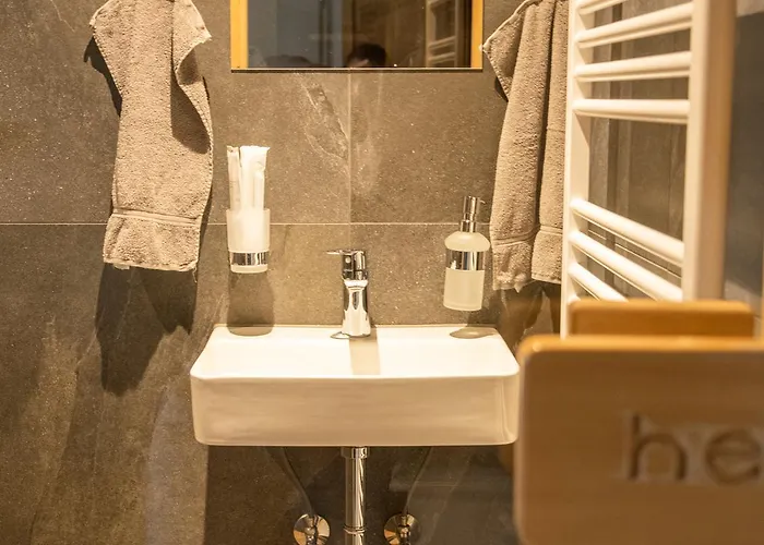 Moderne Altbauwohnung Im Zentrum Von Mit Wellness * Bern