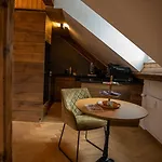 Moderne Altbauwohnung Im Zentrum Von Mit Wellness Apartment Bern
