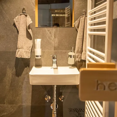 Moderne Altbauwohnung Im Zentrum Von Mit Wellness * Berna